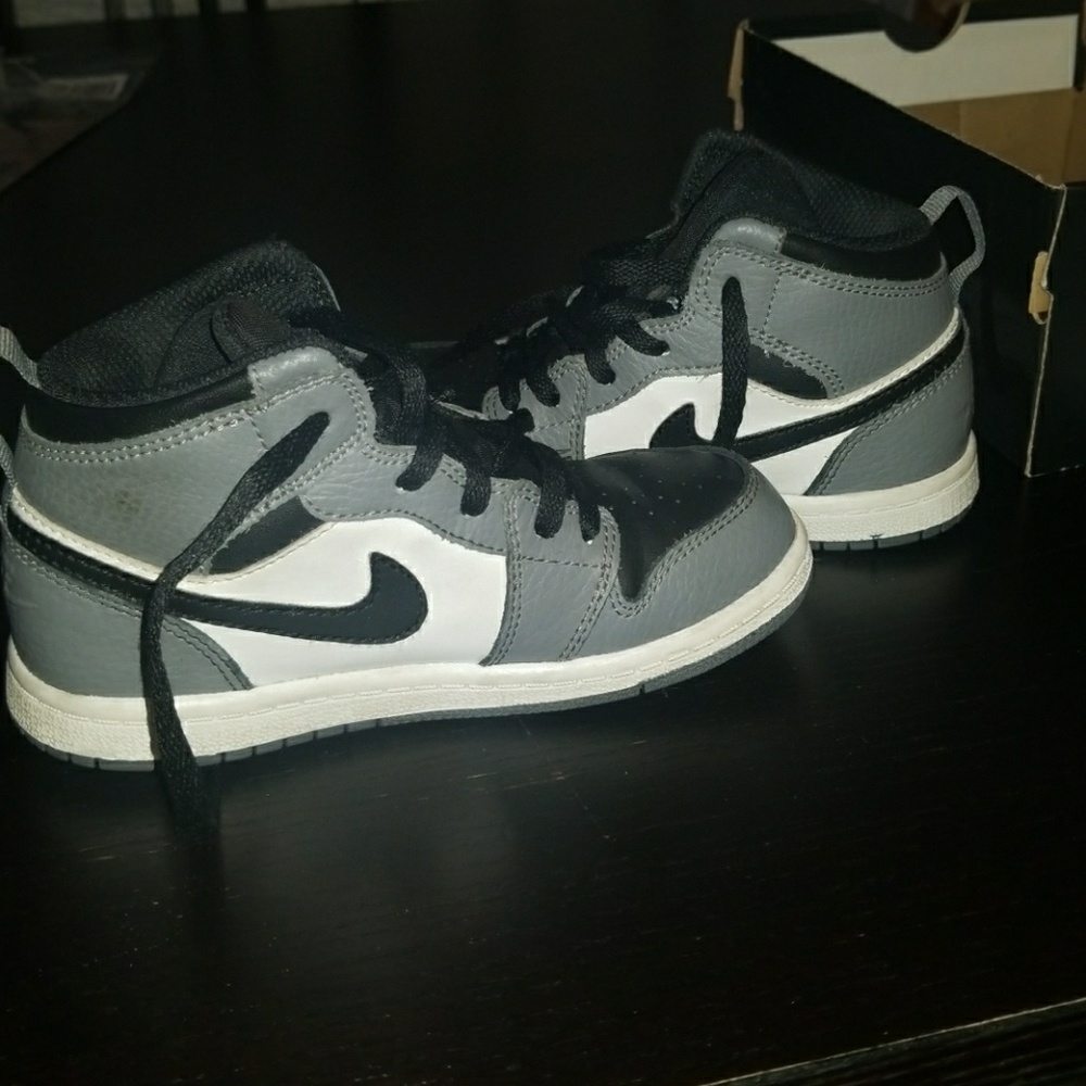 Shoe - Picture 3 of 4
